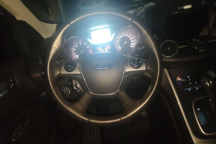 Used Ford Kuga 2015 2.0L GTDi Four-Wheel Drive Prestige Model Steering Wheel