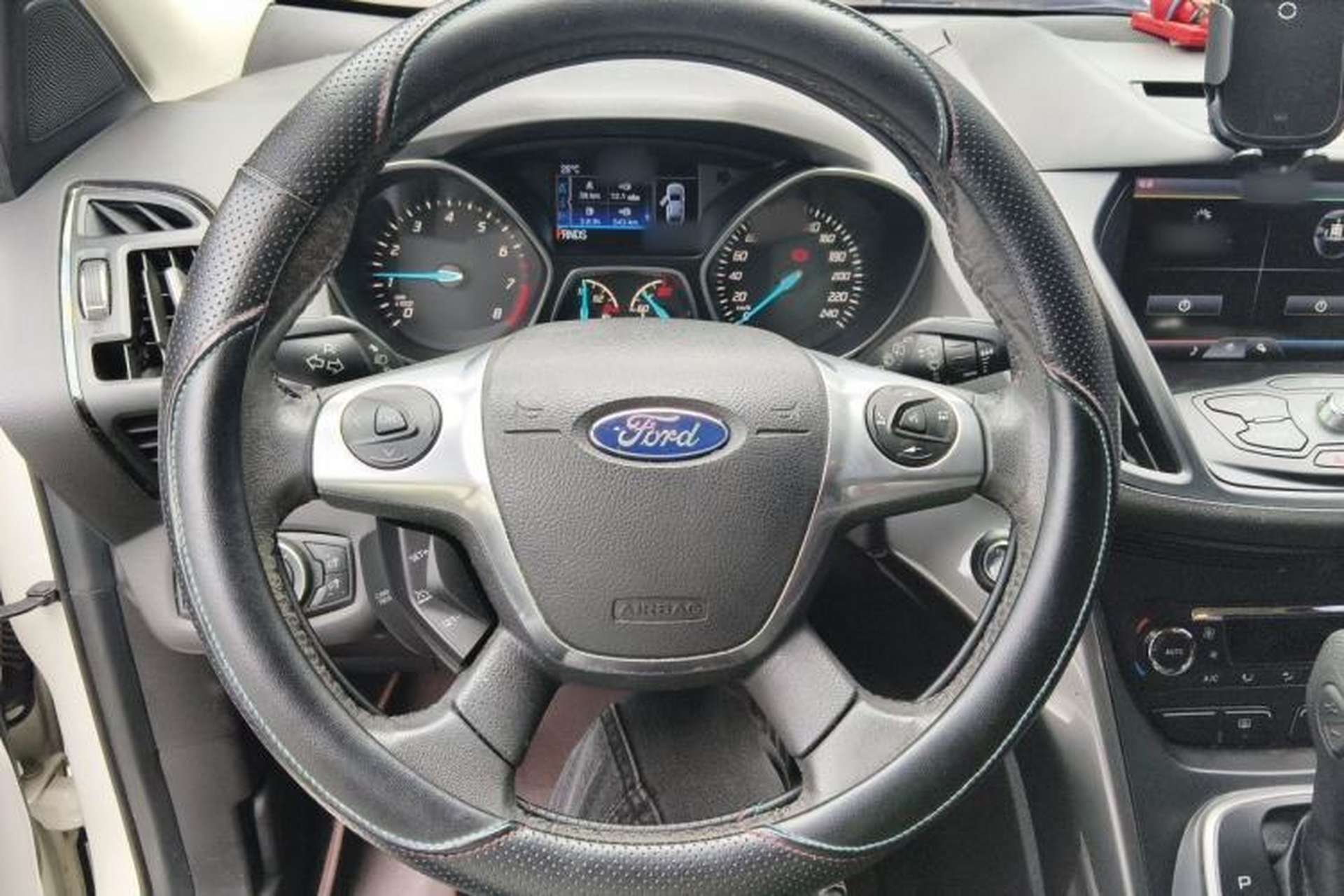 Used Ford Kuga 2015 2.0L GTDi Four-Wheel Drive Elite Model Steering Wheel