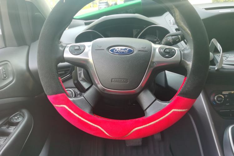 Used Ford Kuga 2015 2.0L GTDi Four-Wheel Drive Elite Model Steering Wheel