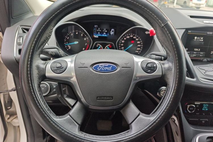 Used Ford Kuga 2015 2.0L GTDi Four-Wheel-Drive Sport Model Steering Wheel
