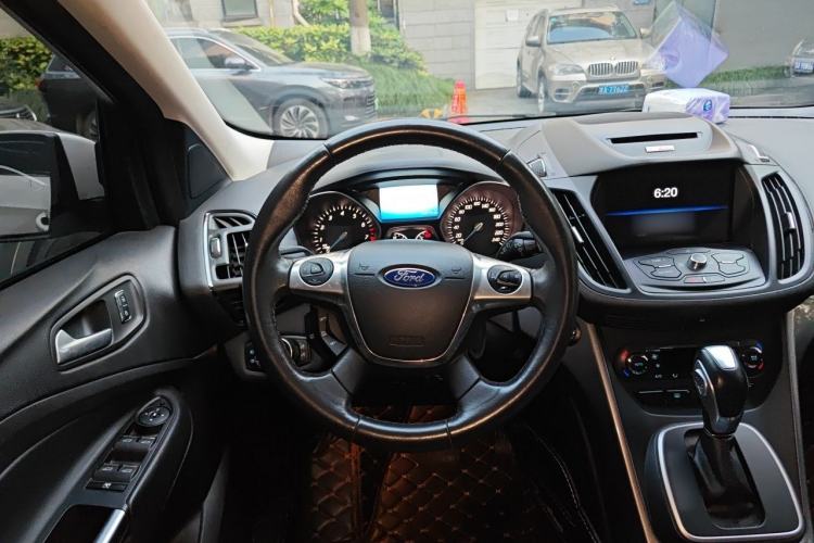 Used Ford Kuga 2015 1.5L GTDi Four-Wheel-Drive Elite Model Steering Wheel