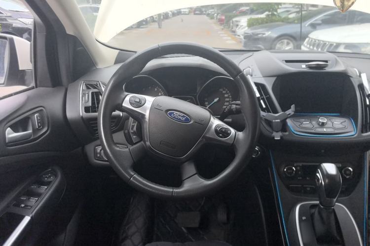 Used Ford Kuga 2015 2.0L GTDi Four-Wheel-Drive Sport Model Steering Wheel
