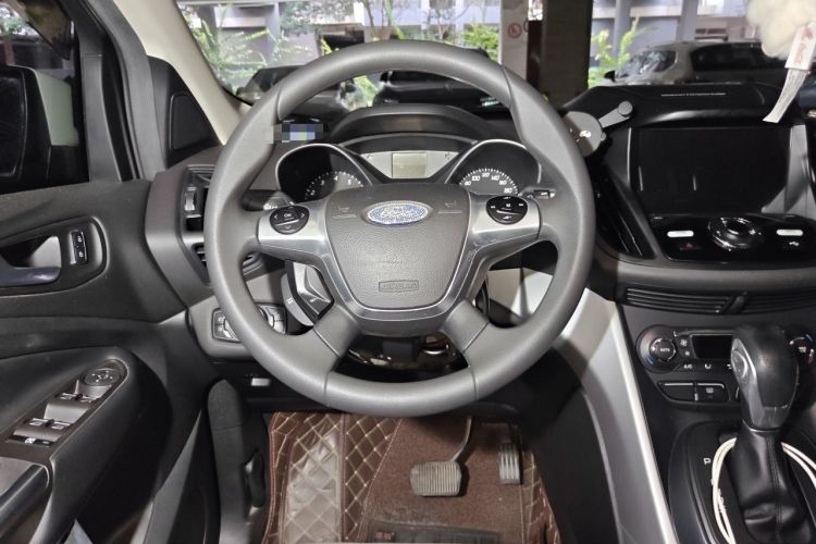 Used Ford Kuga 2015 1.5L GTDi Two-Wheel-Drive Comfort Model Steering Wheel