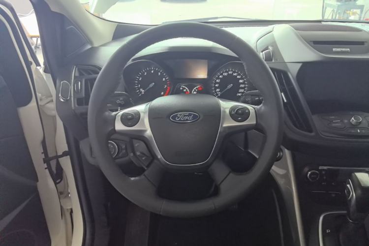 Used Ford Kuga 2015 1.5L GTDi Four-Wheel-Drive Elite Model Steering Wheel