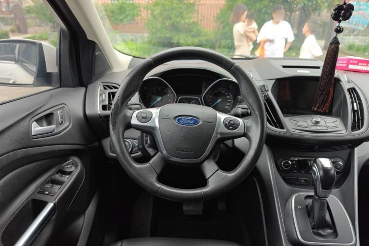Used Ford Kuga 2015 2.0L GTDi Four-Wheel Drive Elite Model Steering Wheel