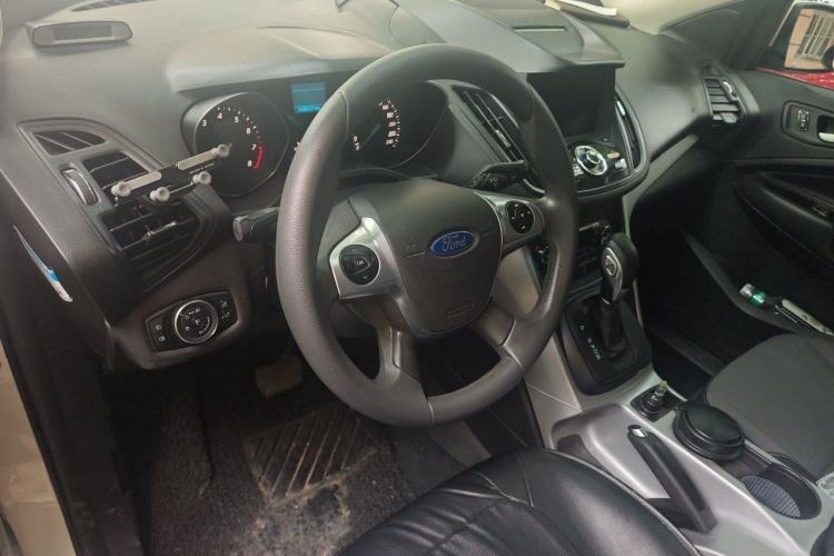 Used Ford Kuga 2015 1.5L GTDi Two-Wheel-Drive Comfort Model Steering Wheel