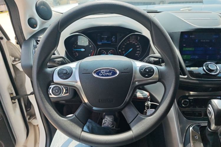 Used Ford Kuga 2015 1.5L GTDi Two-Wheel-Drive Comfort Model Steering Wheel