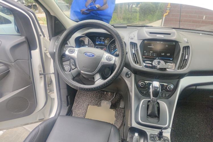 Used Ford Kuga 2015 2.0L GTDi Four-Wheel-Drive Sport Model Steering Wheel