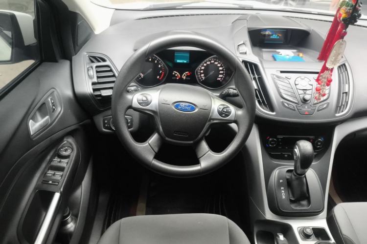 Used Ford Kuga 2015 1.5L GTDi Two-Wheel-Drive Comfort Model Steering Wheel