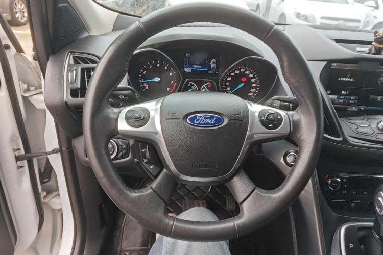 Used Ford Kuga 2015 2.0L GTDi Four-Wheel Drive Elite Model Steering Wheel