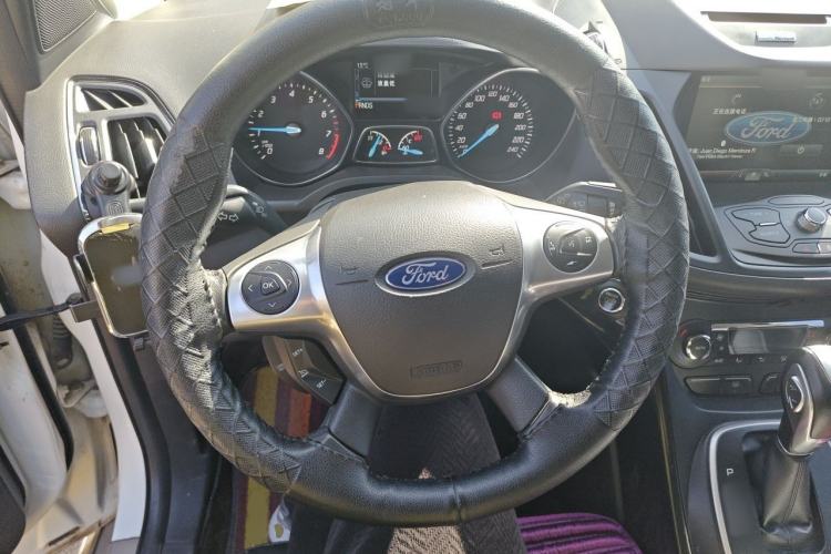 Used Ford Kuga 2015 2.0L GTDi Four-Wheel-Drive Sport Model Steering Wheel