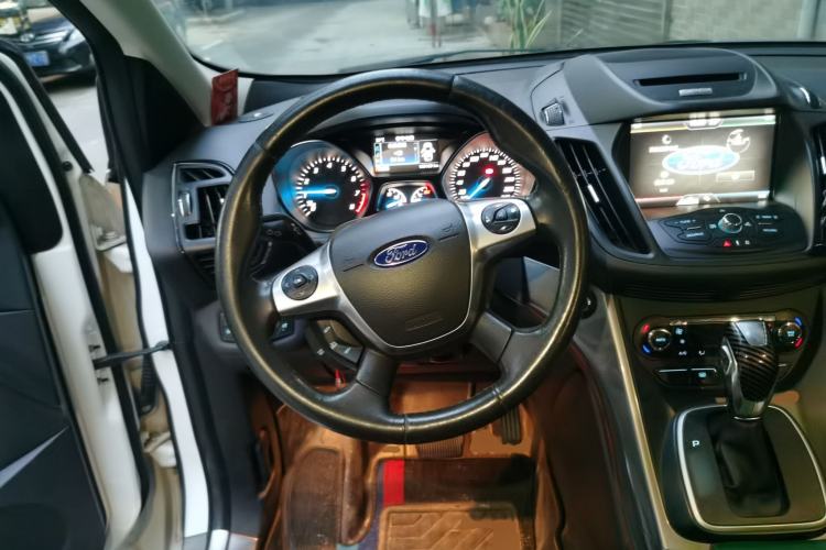Used Ford Kuga 2015 1.5L GTDi Four-Wheel-Drive Elite Model Steering Wheel