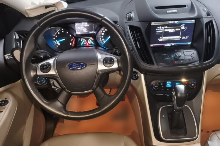 Used Ford Kuga 2015 2.0L GTDi Four-Wheel Drive Elite Model Steering Wheel