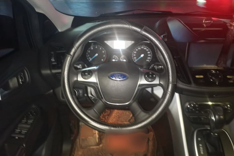 Used Ford Kuga 2015 1.5L GTDi Two-Wheel-Drive Comfort Model Steering Wheel