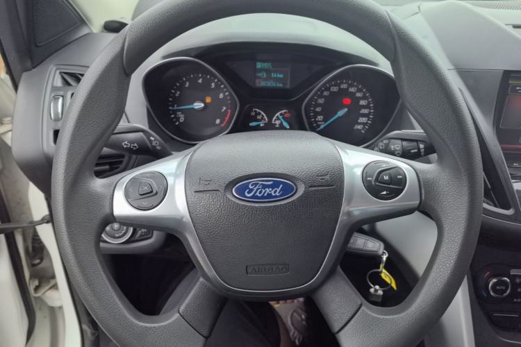 Used Ford Kuga 2015 1.5L GTDi Two-Wheel-Drive Comfort Model Steering Wheel