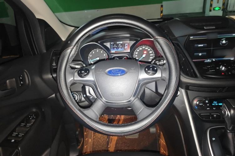 Used Ford Kuga 2015 2.0L GTDi Four-Wheel Drive Elite Model Steering Wheel