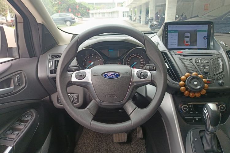 Used Ford Kuga 2015 1.5L GTDi Two-Wheel-Drive Comfort Model Steering Wheel