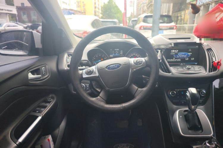 Used Ford Kuga 2015 2.0L GTDi Four-Wheel-Drive Sport Model Steering Wheel