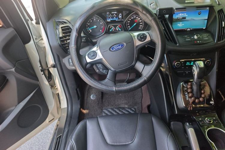Used Ford Kuga 2015 2.0L GTDi Four-Wheel-Drive Sport Model Steering Wheel