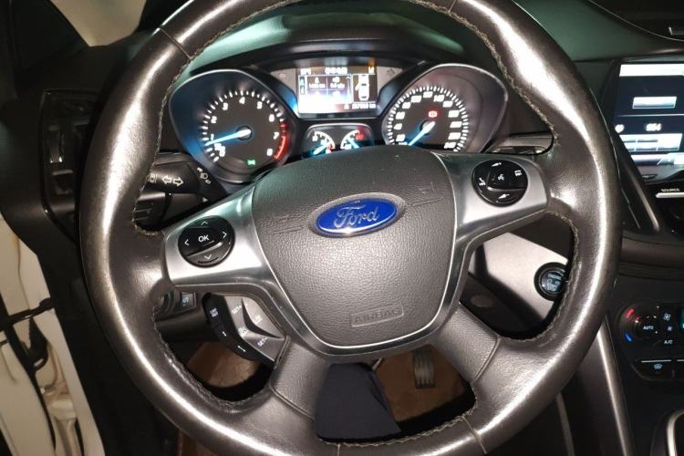 Used Ford Kuga 2015 2.0L GTDi Four-Wheel Drive Prestige Model Steering Wheel