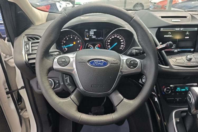 Used Ford Kuga 2015 2.0L GTDi Four-Wheel-Drive Sport Model Steering Wheel
