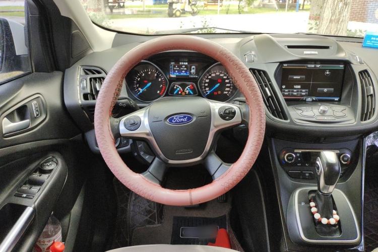Used Ford Kuga 2015 2.0L GTDi Four-Wheel-Drive Sport Model Steering Wheel