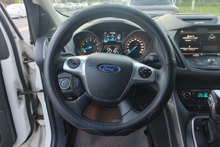 Used Ford Kuga 2015 2.0L GTDi Four-Wheel Drive Elite Model Steering Wheel