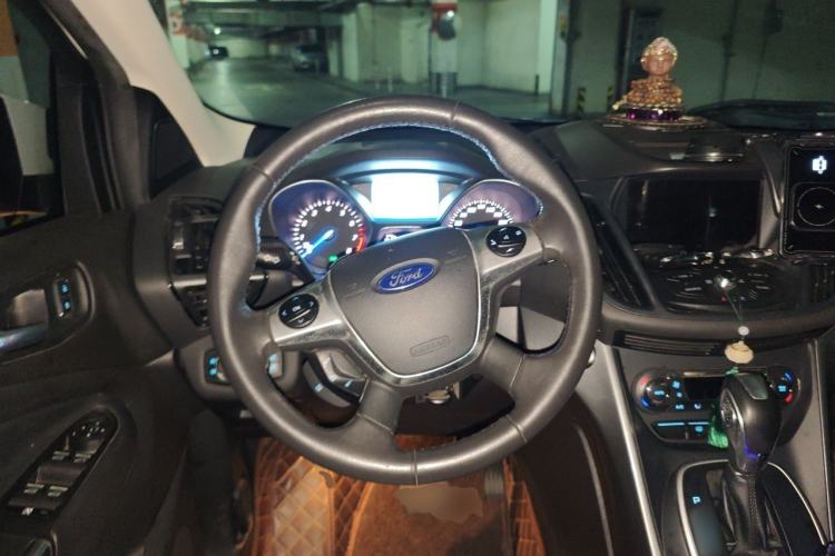 Used Ford Kuga 2015 1.5L GTDi Four-Wheel-Drive Elite Model Steering Wheel