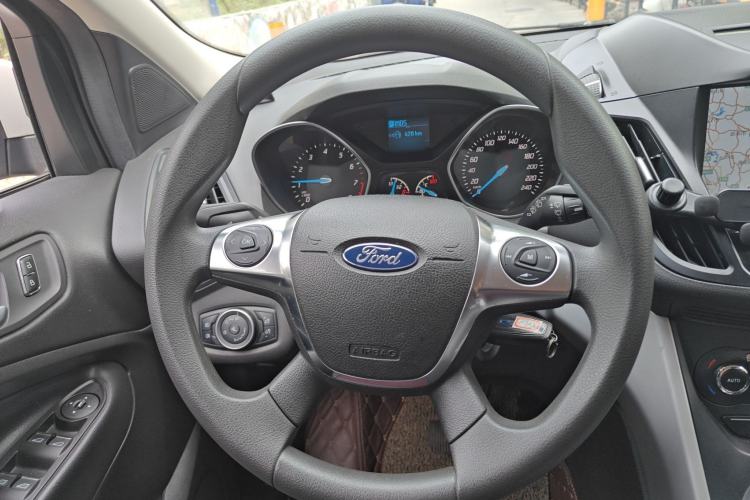 Used Ford Kuga 2015 1.5L GTDi Two-Wheel-Drive Comfort Model Steering Wheel