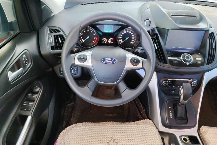 Used Ford Kuga 2015 1.5L GTDi Two-Wheel-Drive Comfort Model Steering Wheel
