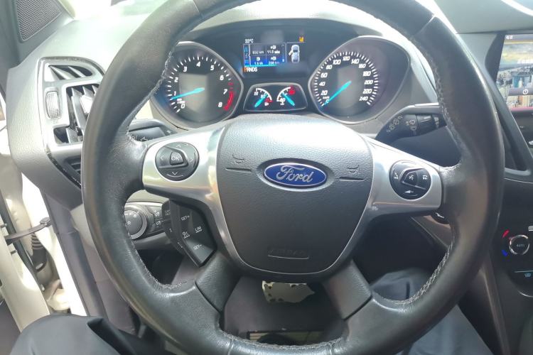 Used Ford Kuga 2015 2.0L GTDi Four-Wheel Drive Prestige Model Steering Wheel