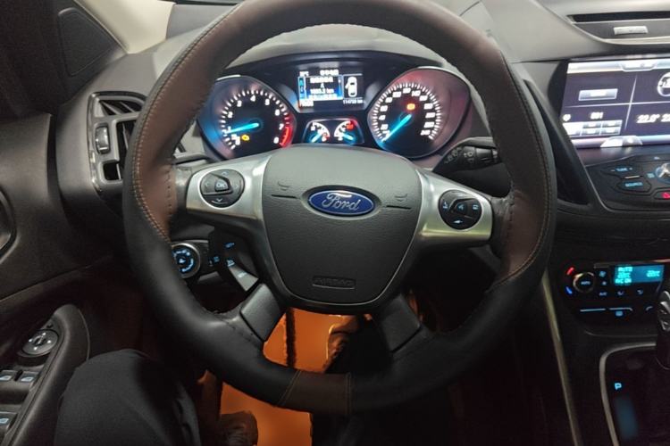Used Ford Kuga 2015 2.0L GTDi Four-Wheel Drive Elite Model Steering Wheel