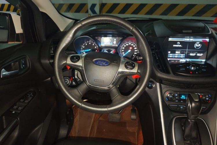 Used Ford Kuga 2015 1.5L GTDi Four-Wheel-Drive Elite Model Steering Wheel