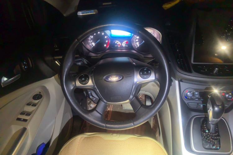 Used Ford Kuga 2015 2.0L GTDi Four-Wheel Drive Elite Model Steering Wheel