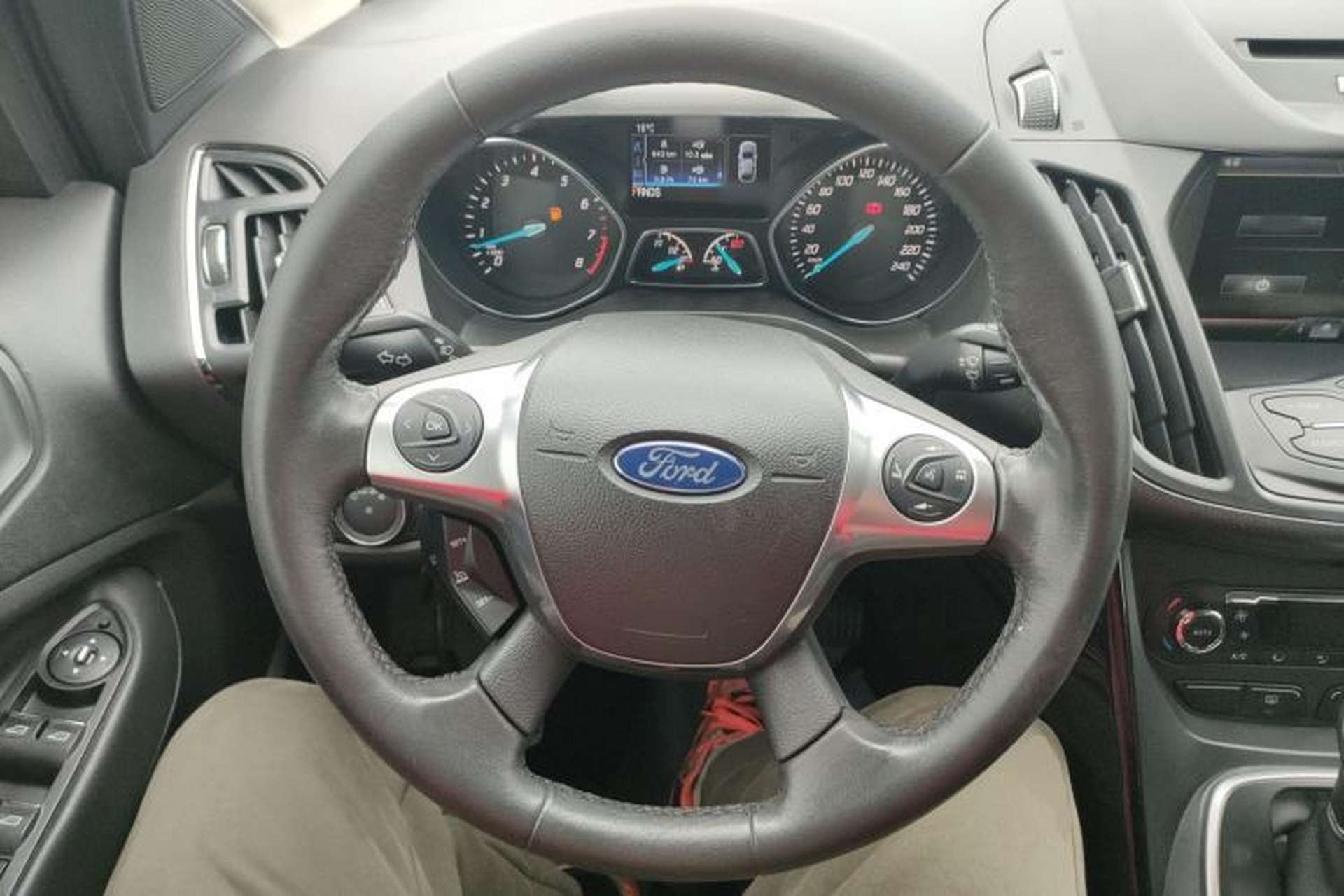 Used Ford Kuga 2015 2.0L GTDi Four-Wheel-Drive Sport Model Steering Wheel