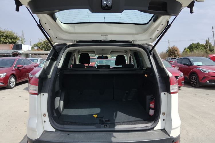 Used Ford Kuga 2015 1.5L GTDi Two-Wheel-Drive Comfort Model Trunk