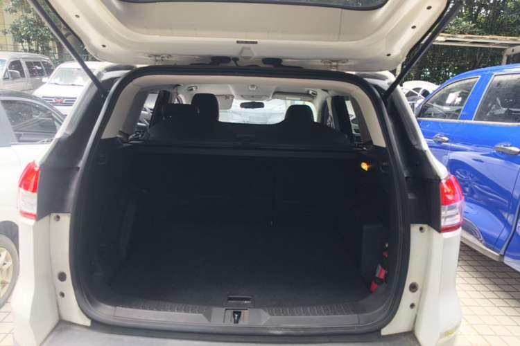 Used Ford Kuga 2015 1.5L GTDi Two-Wheel-Drive Comfort Model Trunk