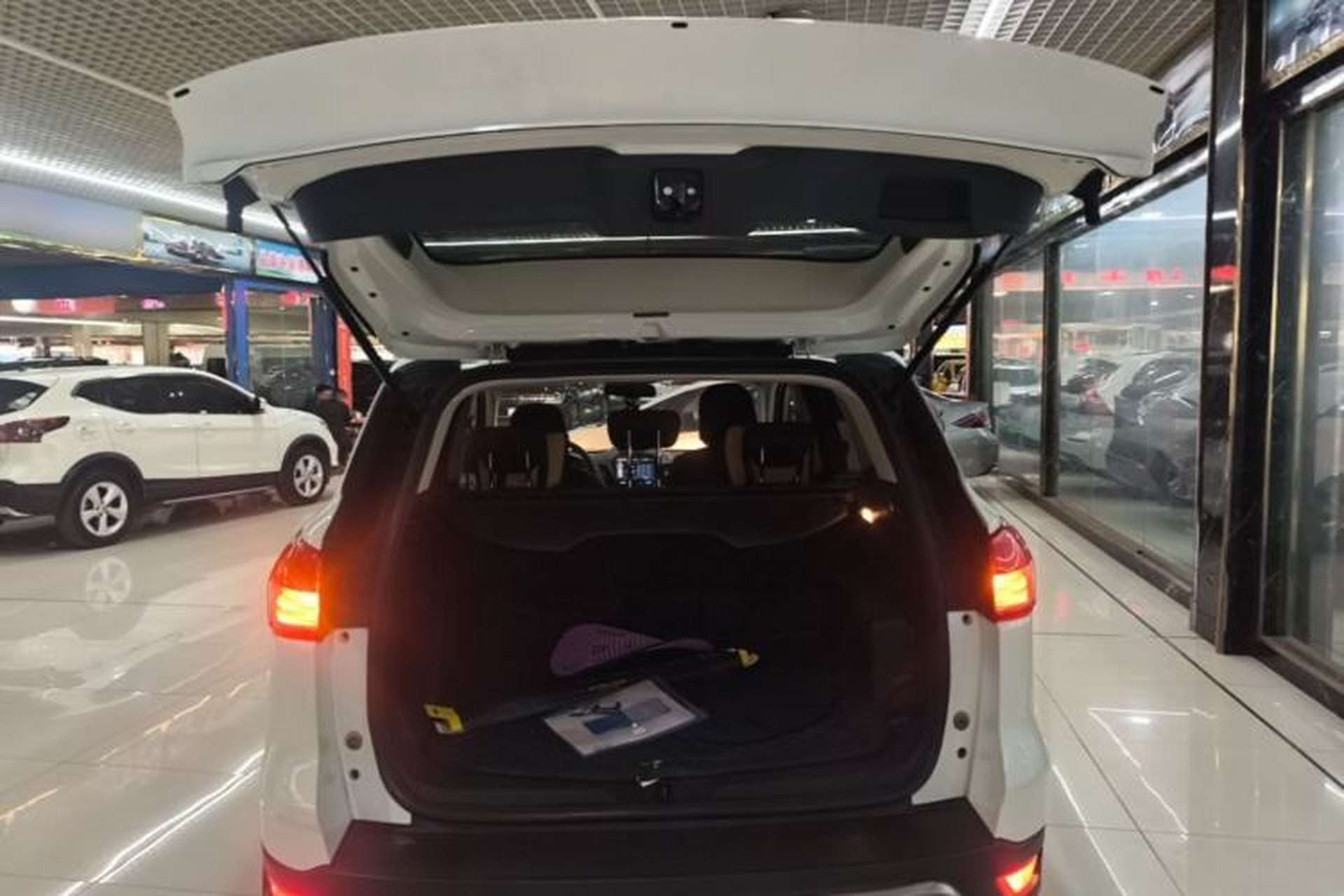 Used Ford Kuga 2015 1.5L GTDi Two-Wheel-Drive Comfort Model Trunk