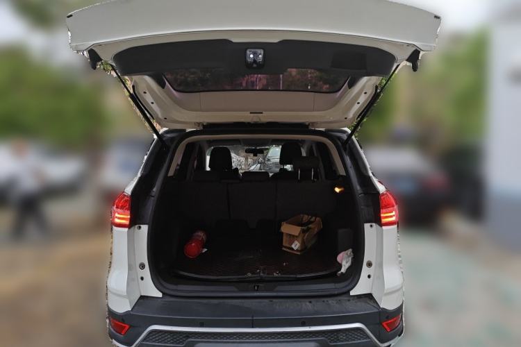 Used Ford Kuga 2015 1.5L GTDi Two-Wheel-Drive Comfort Model Trunk