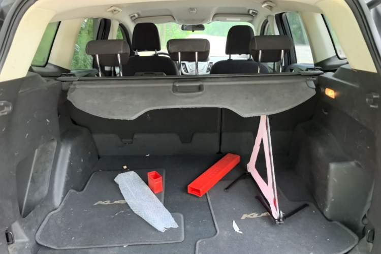 Used Ford Kuga 2015 1.5L GTDi Two-Wheel-Drive Comfort Model Trunk