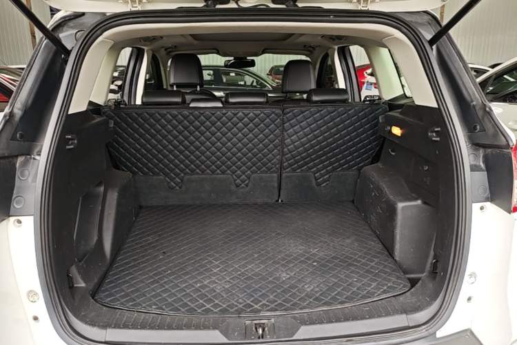 Used Ford Kuga 2015 1.5L GTDi Two-Wheel Drive Fashion Edition Trunk