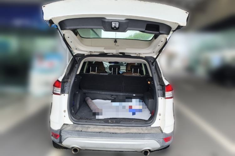 Used Ford Kuga 2015 1.5L GTDi Two-Wheel-Drive Comfort Model Trunk