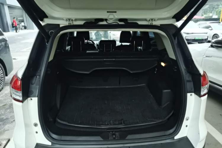 Used Ford Kuga 2015 2.0L GTDi Four-Wheel Drive Elite Model Trunk