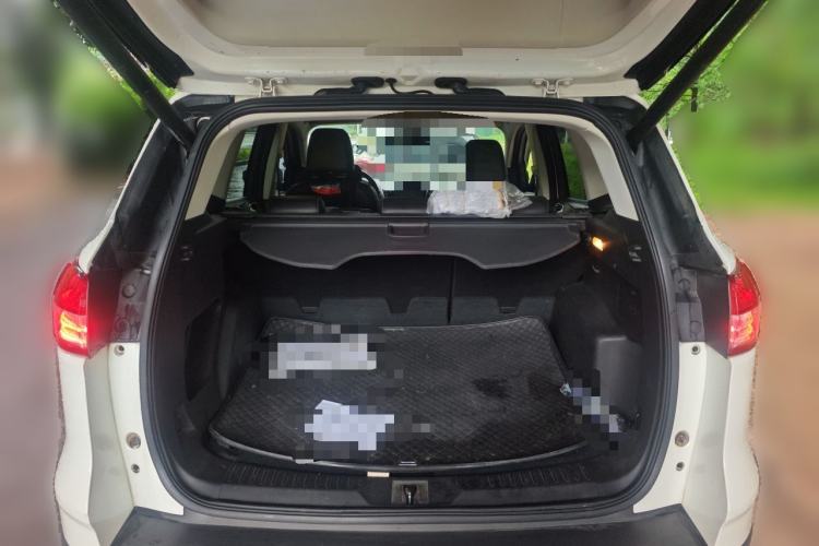 Used Ford Kuga 2015 2.0L GTDi Four-Wheel-Drive Sport Model Trunk
