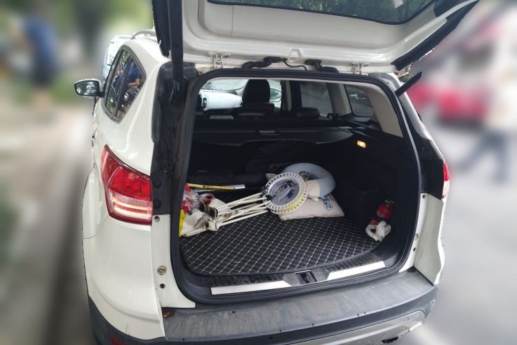 Used Ford Kuga 2015 2.0L GTDi Four-Wheel-Drive Sport Model Trunk