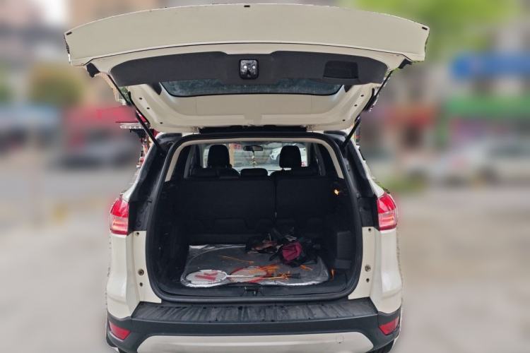 Used Ford Kuga 2015 1.5L GTDi Two-Wheel-Drive Comfort Model Trunk