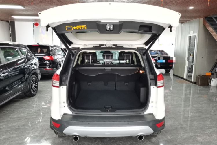 Used Ford Kuga 2015 2.0L GTDi Four-Wheel Drive Elite Model Trunk