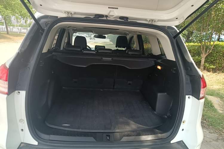 Used Ford Kuga 2015 1.5L GTDi Two-Wheel Drive Fashion Edition Trunk