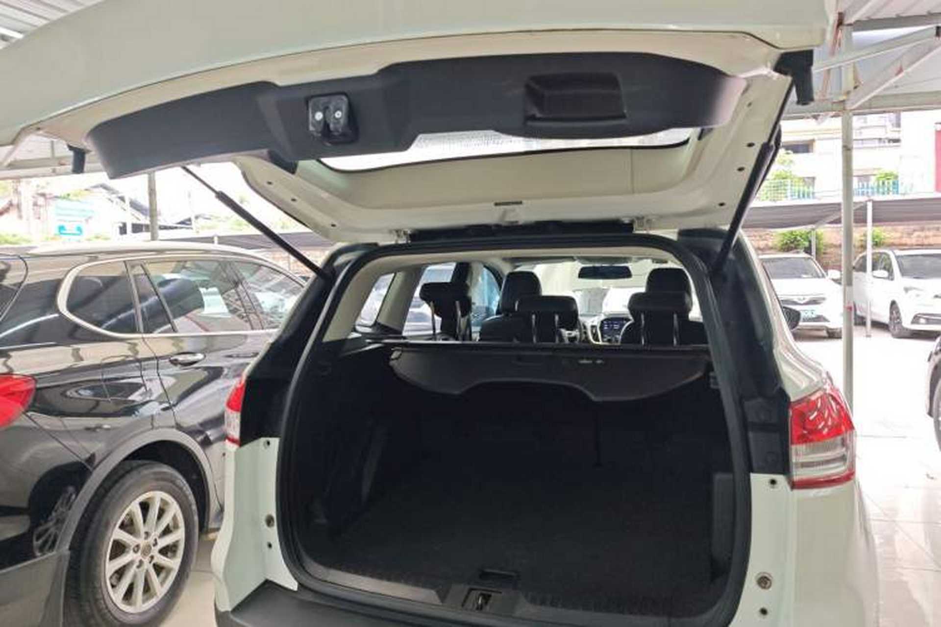 Used Ford Kuga 2015 1.5L GTDi Two-Wheel-Drive Comfort Model Trunk
