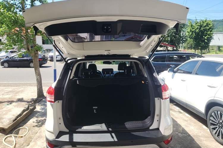 Used Ford Kuga 2015 1.5L GTDi Two-Wheel Drive Fashion Edition Trunk